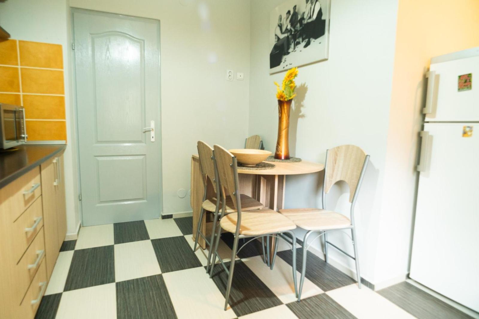 Apartament Dacul Hunedoara Chambre photo